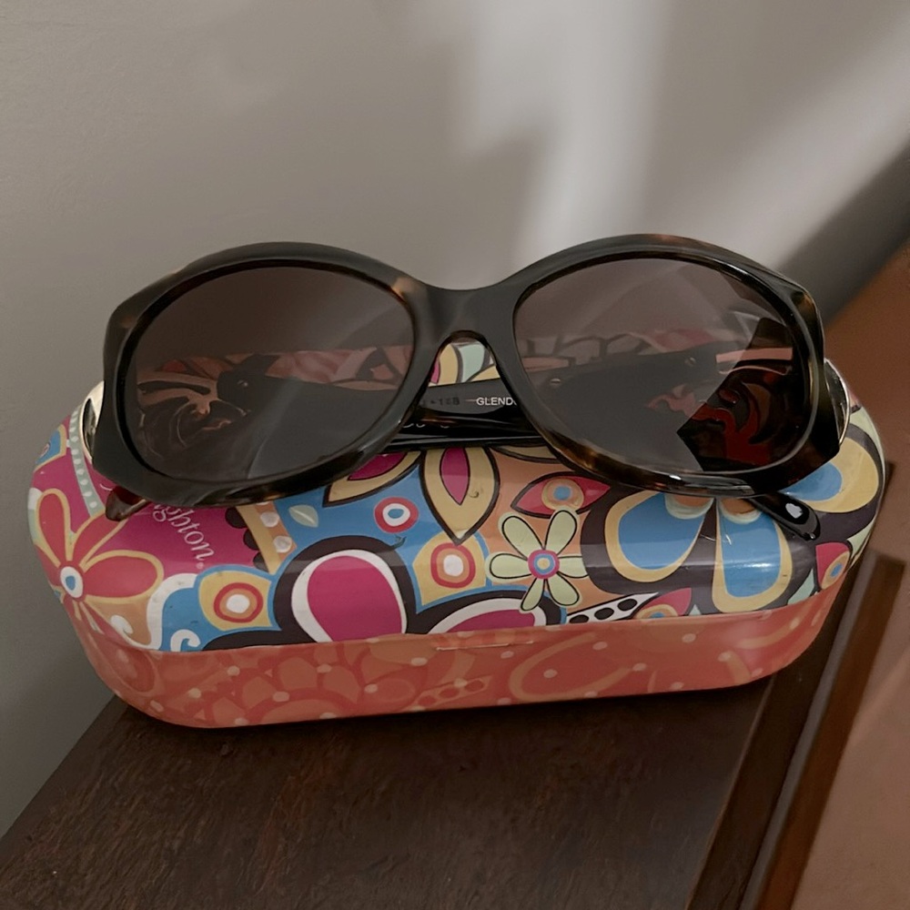 Brighton Glendora Sunglasses 
Tortoise shell Frame. Brown lenses